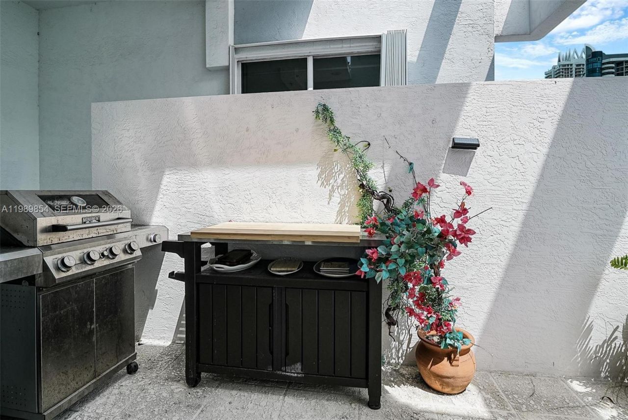 5970 Indian Creek Dr, Unit PH-4, Miami Beach, FL 33140 Photo