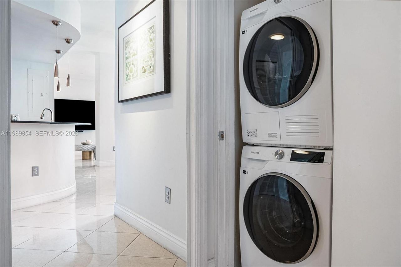 5970 Indian Creek Dr, Unit PH-4, Miami Beach, FL 33140 Photo