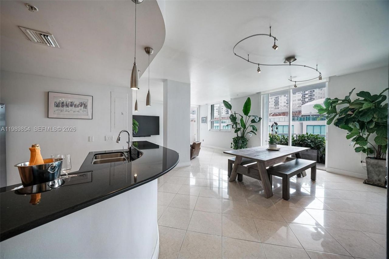 5970 Indian Creek Dr, Unit PH-4, Miami Beach, FL 33140 Photo