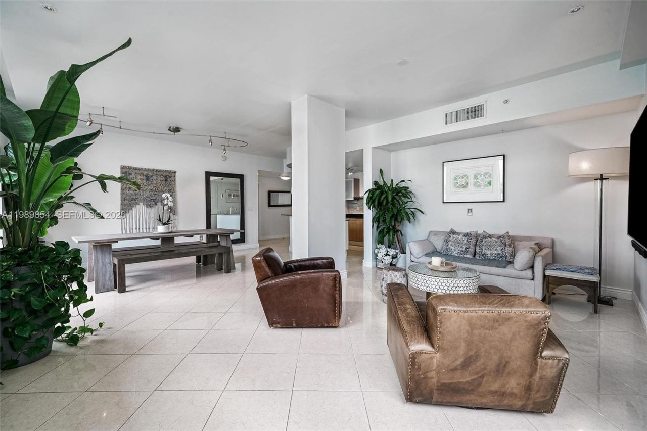 5970 Indian Creek Dr, Unit PH-4, Miami Beach, FL 33140 Photo