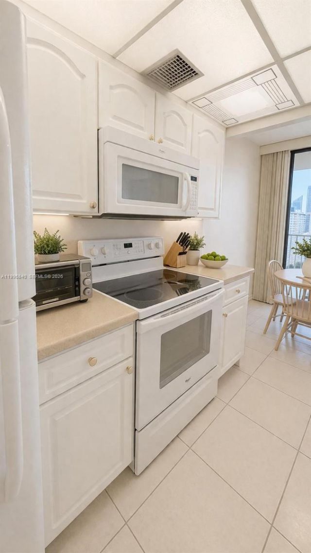 290 174th St , Unit 2211, Sunny Isles Beach, FL 33160 Photo