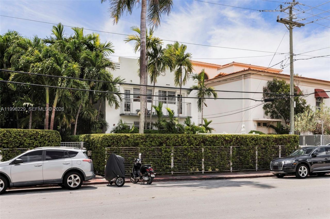 3915 N Meridian Ave, Unit 201, Miami Beach, FL 33140 Photo