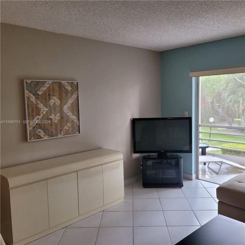 3774 Inverrary Blvd, Unit 206P, Lauderhill, FL 33319 Photo