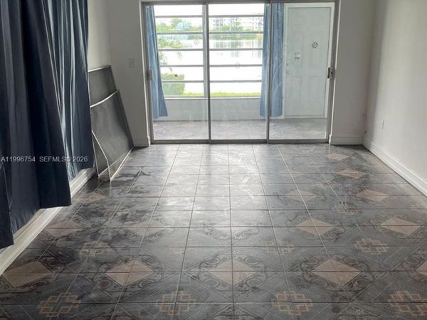 285 NE 191st St , Unit 2901, Miami, FL 33179