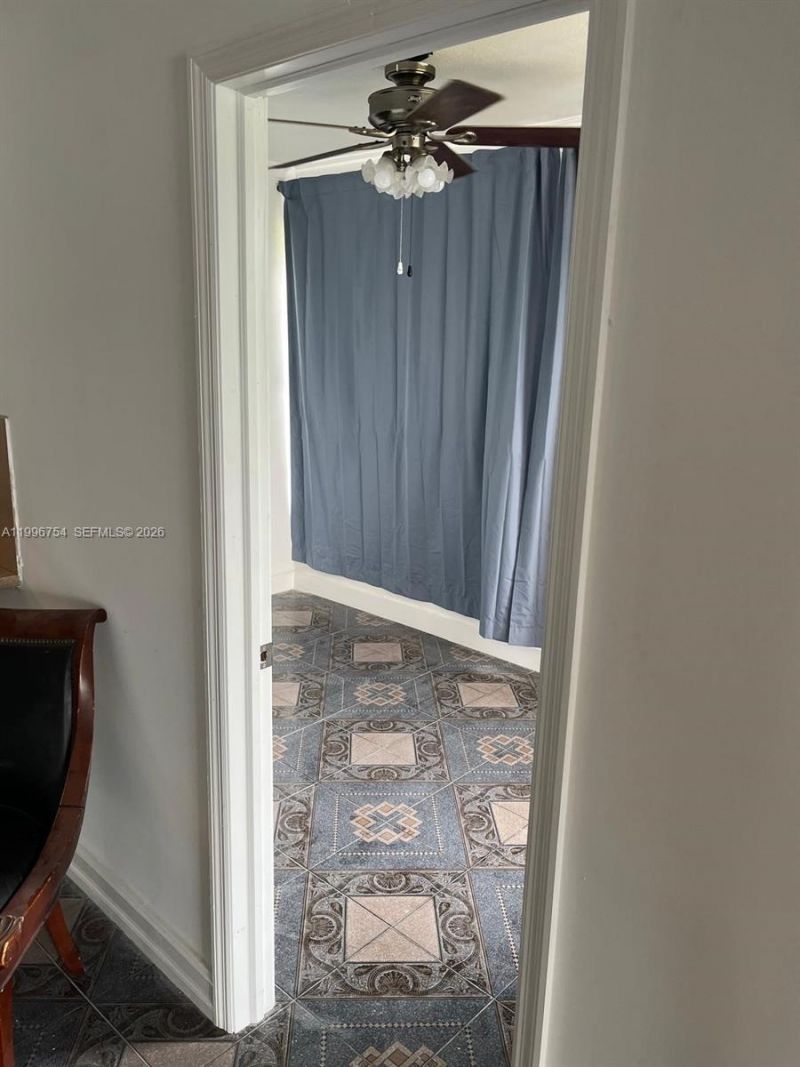 285 NE 191st St, Unit 2901, Miami, FL 33179 Photo