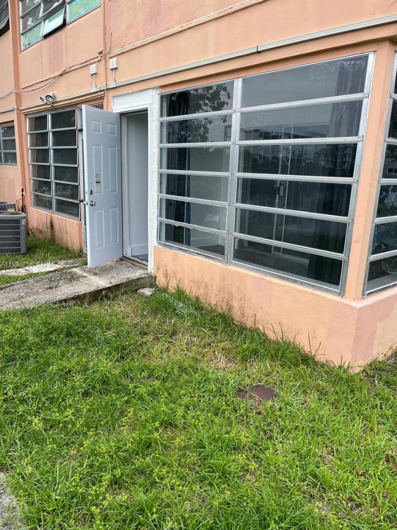 285 NE 191st St, Unit 2901, Miami, FL 33179 Photo