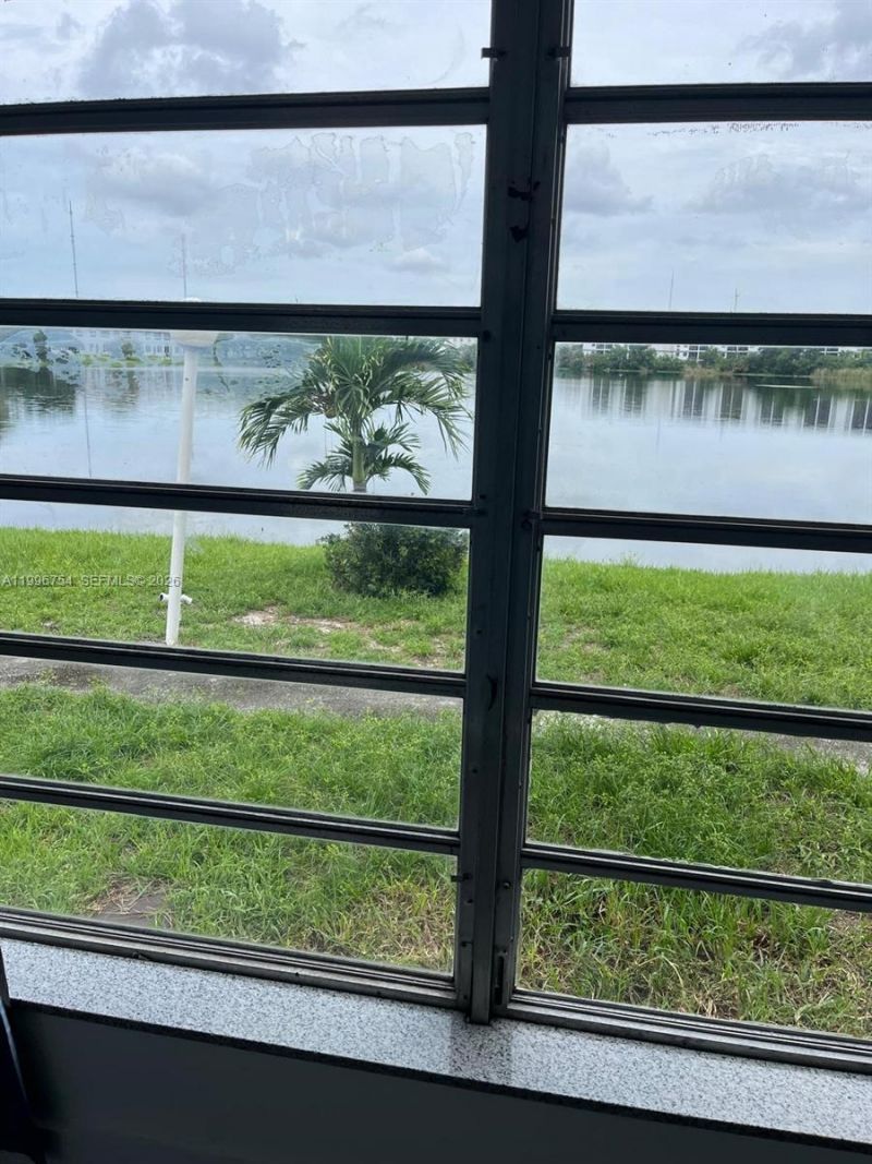 285 NE 191st St, Unit 2901, Miami, FL 33179 Photo