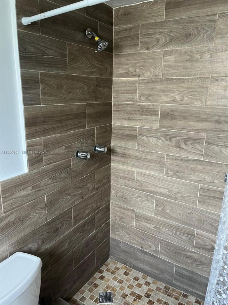 285 NE 191st St, Unit 2901, Miami, FL 33179 Photo