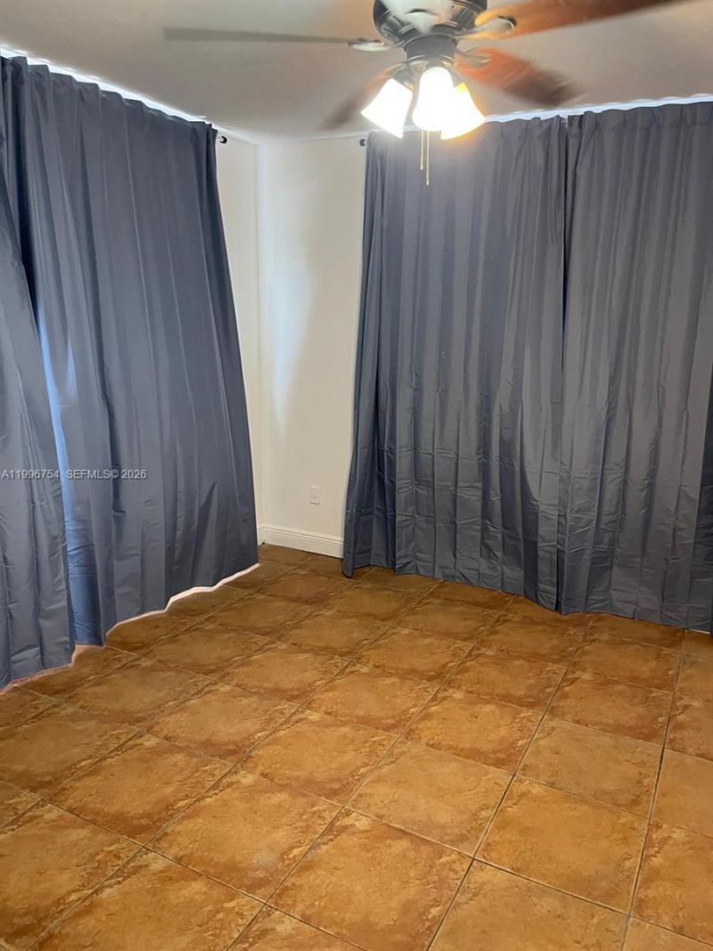 285 NE 191st St, Unit 2901, Miami, FL 33179 Photo