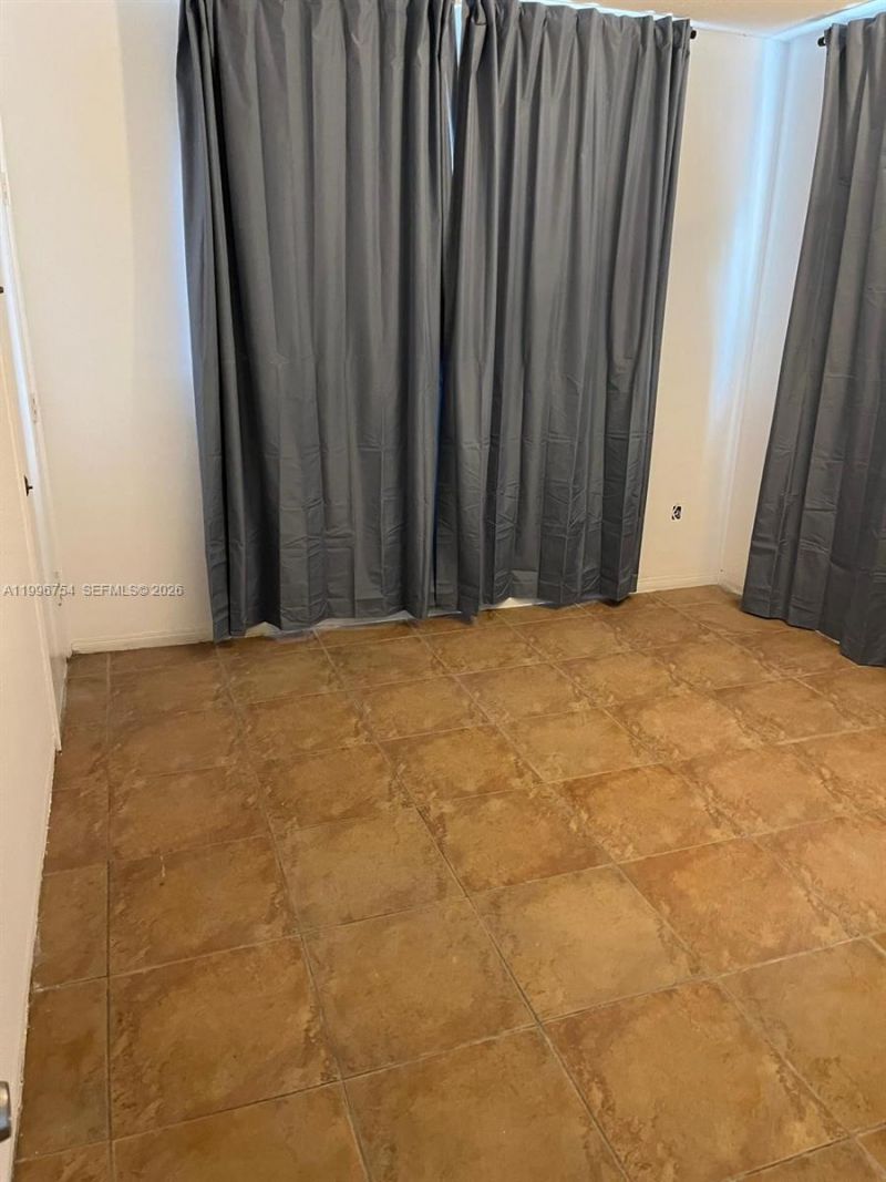 285 NE 191st St, Unit 2901, Miami, FL 33179 Photo