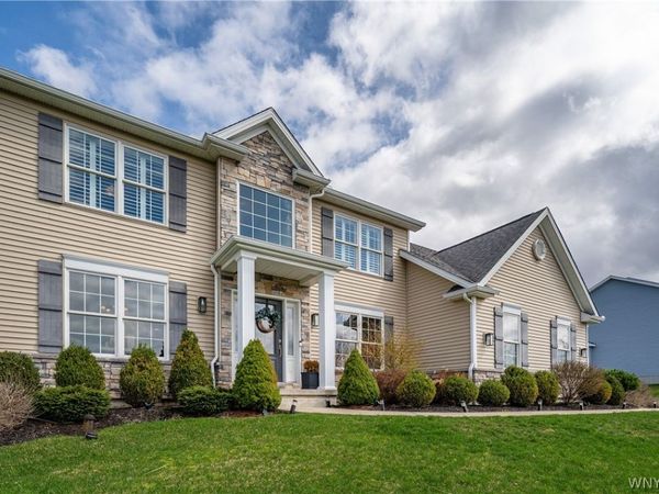 89 Arrowood Lane , Orchard Park, NY 14127