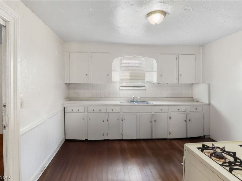 499 Brown Street, Akron, OH 44311 Photo 3