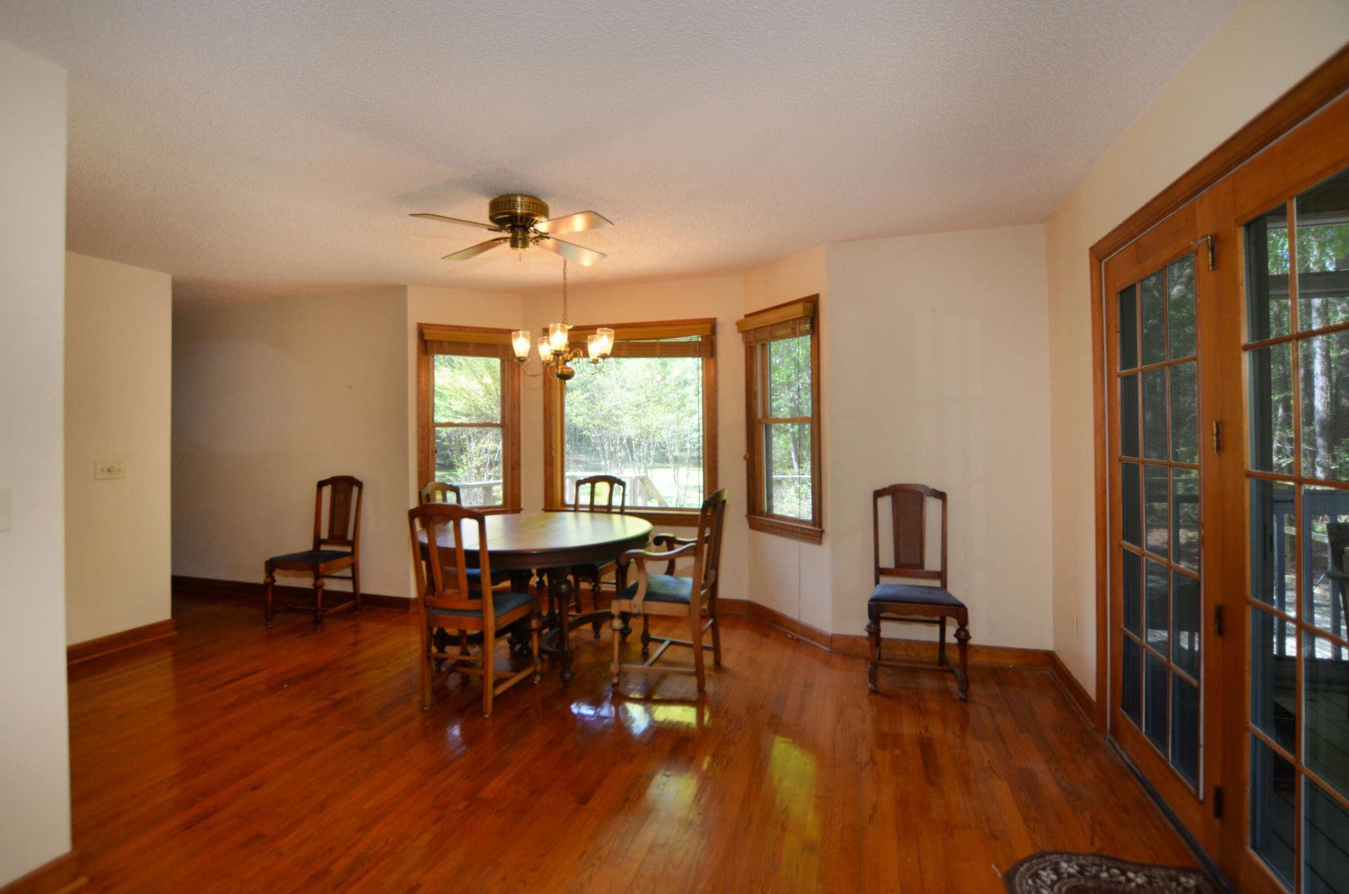 1183 White Road Photo 26