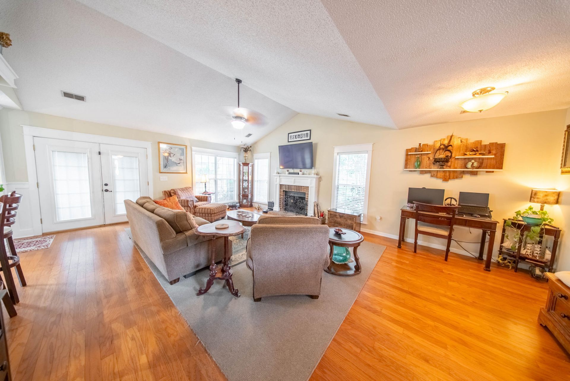 102 Galsworthy Drive Photo 8