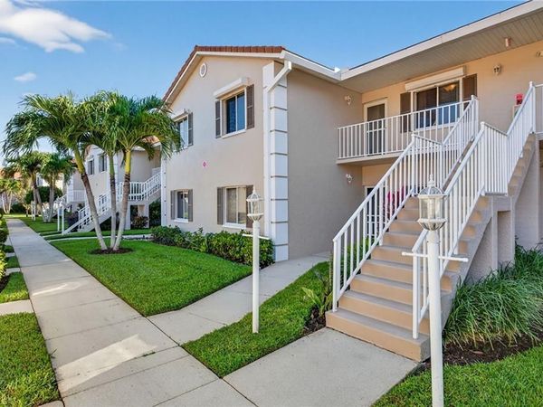 550 Saratoga CIR, Unit E205, NAPLES, FL 34104