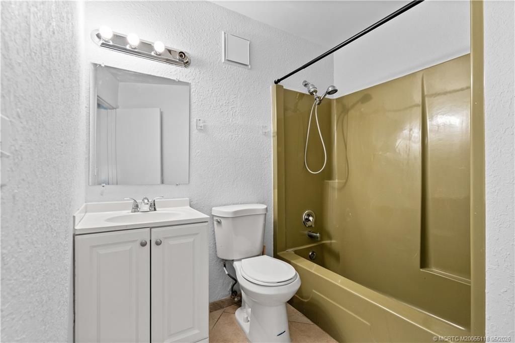 2118 SE Edler Drive, Unit B, Stuart, FL 34994 Photo