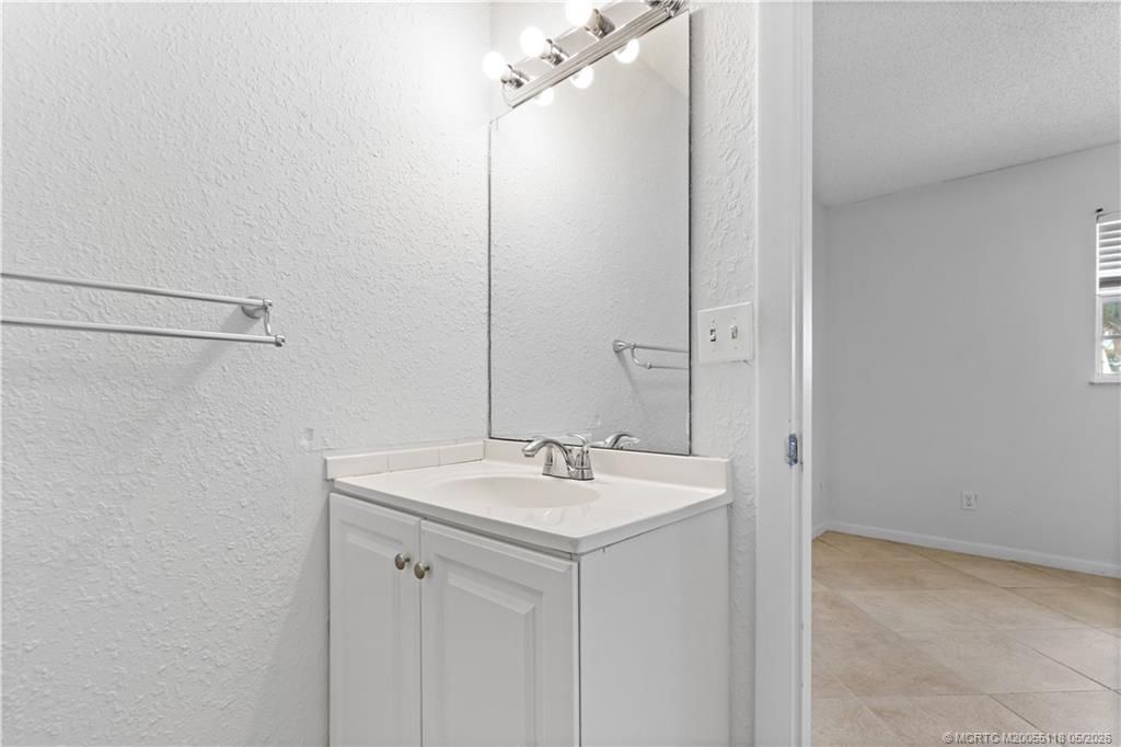 2118 SE Edler Drive, Unit B, Stuart, FL 34994 Photo