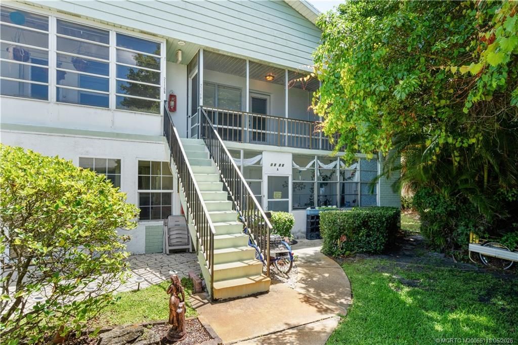 2118 SE Edler Drive, Unit B, Stuart, FL 34994 Photo