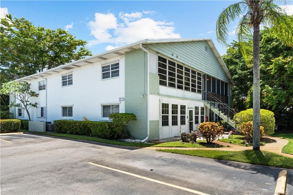 2118 SE Edler Drive, Unit B, Stuart, FL 34994 Photo