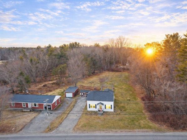 38 Meadow Road, Topsham, ME 04086