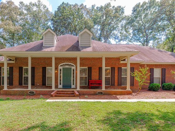 1850 Fairchild Road, Raymond, MS 39154