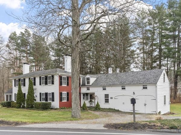 8 South St, Townsend, MA 01469