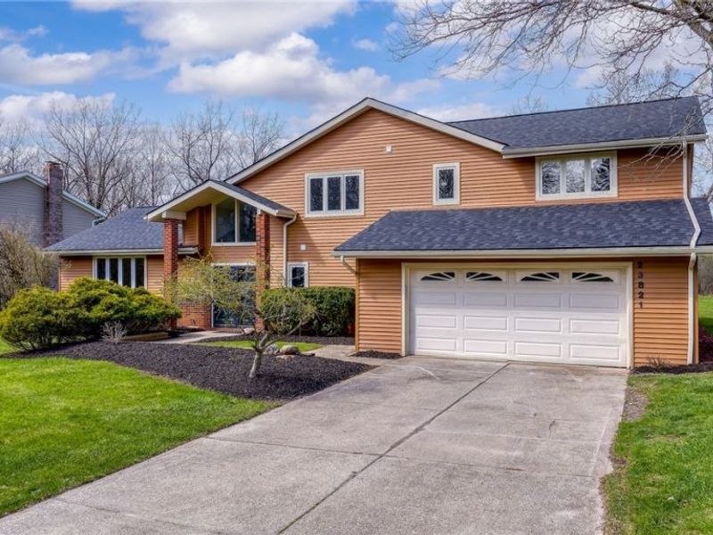 23821 Halburton Road, Beachwood, OH 44122 Photo 2