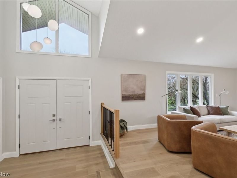 23821 Halburton Road, Beachwood, OH 44122 Photo 3