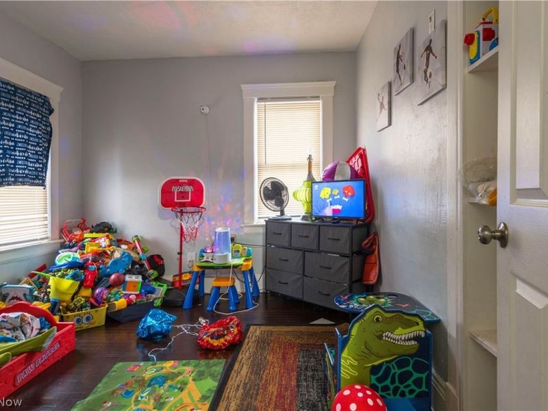 4004 E 52nd Street, Newburgh Heights, OH 44105 Photo 11