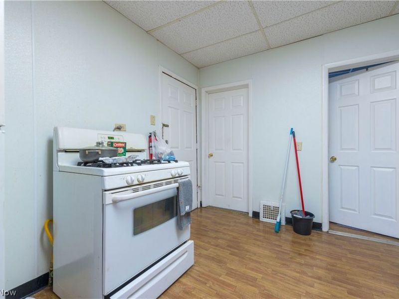 4004 E 52nd Street, Newburgh Heights, OH 44105 Photo 21