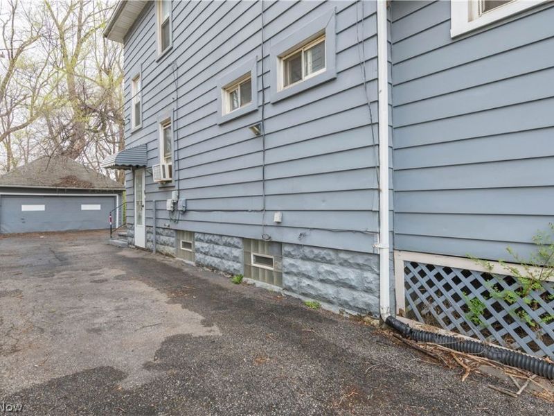 4004 E 52nd Street, Newburgh Heights, OH 44105 Photo 35