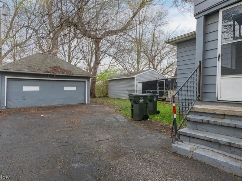 4004 E 52nd Street, Newburgh Heights, OH 44105 Photo 36