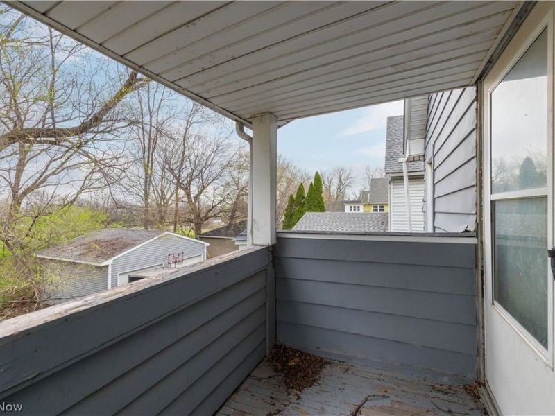 4004 E 52nd Street, Newburgh Heights, OH 44105 Photo 4