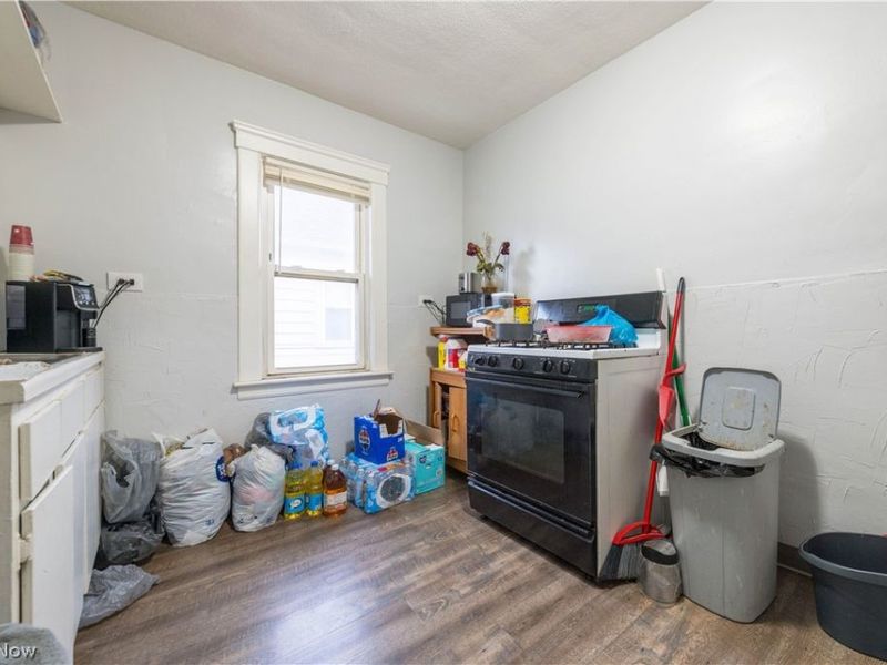 4004 E 52nd Street, Newburgh Heights, OH 44105 Photo 7