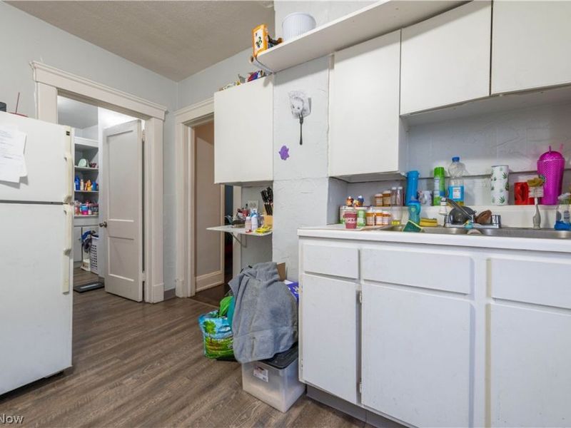 4004 E 52nd Street, Newburgh Heights, OH 44105 Photo 8