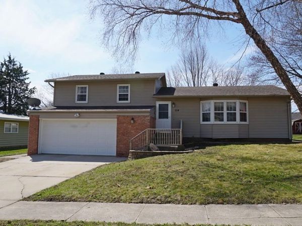 114 Central Avenue, Charles City, IA 50616