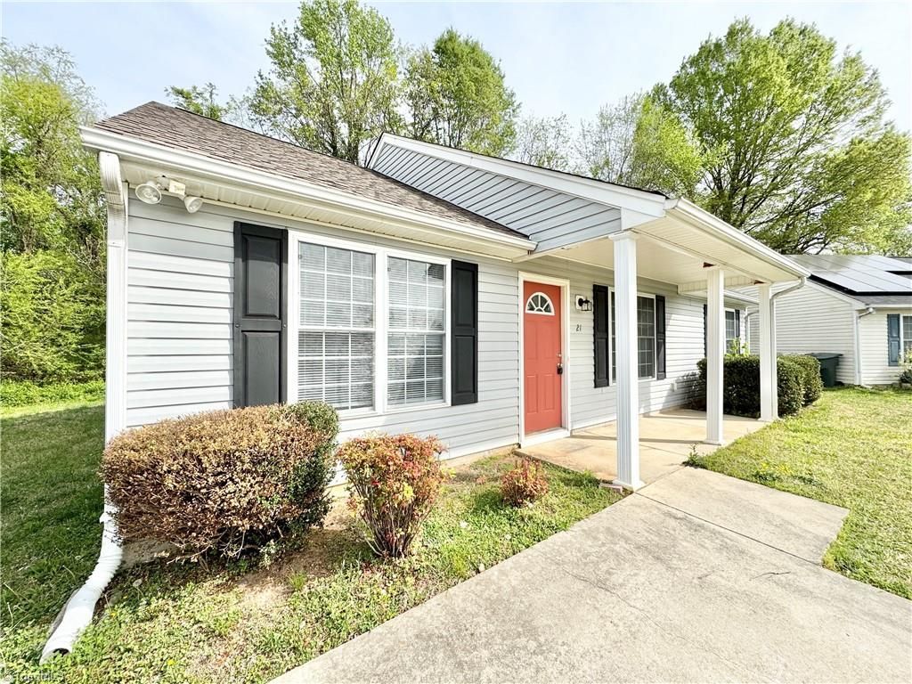 21 Franklinwood Drive, Greensboro, NC 27401 Main Photo