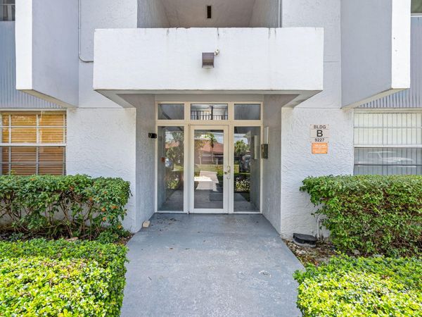 9227 SW 87th Avenue, Unit B1, Miami, FL 33176