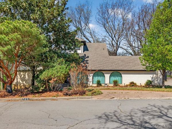 725 Kenwood Drive , Bartlesville, OK 74006