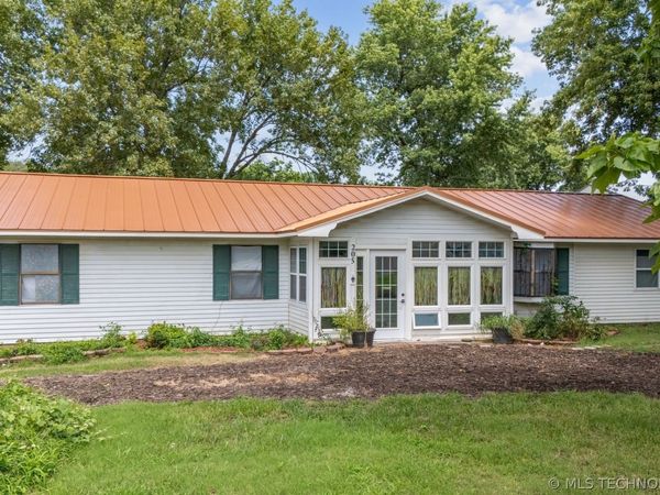 205 E Layton Street , Chelsea, OK 74016