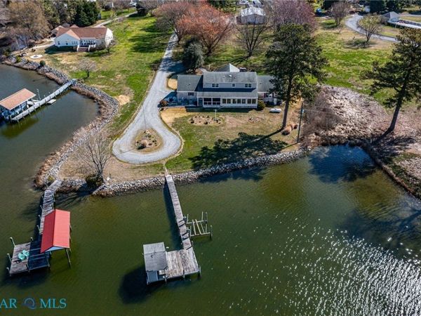 864 Fleeton Road , Reedville, VA 22539