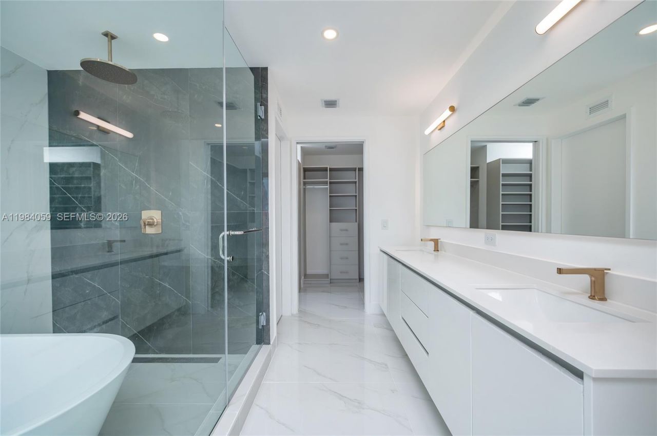 700 NE 24th St, Unit 3504, Miami, FL 33137 Photo