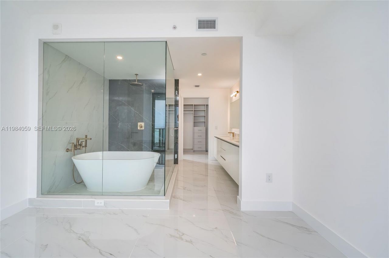 700 NE 24th St, Unit 3504, Miami, FL 33137 Photo