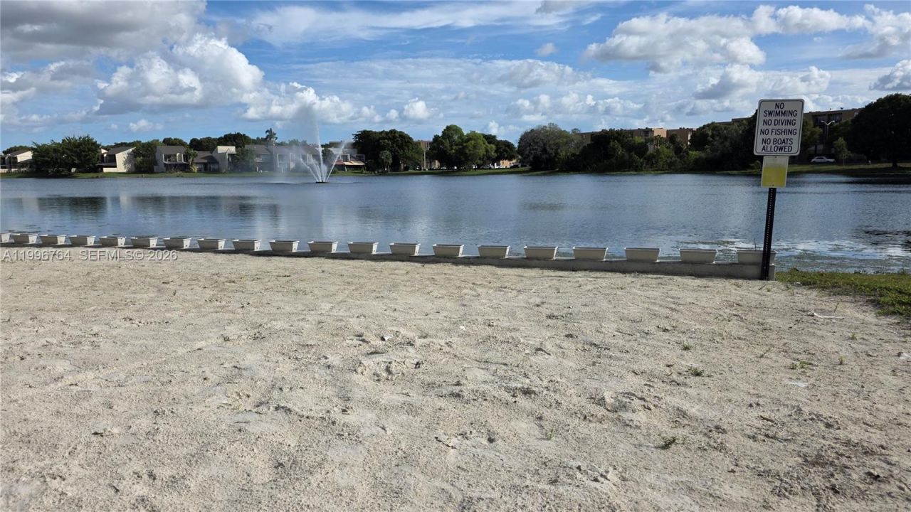 9375 Fontainebleau Blvd, Unit L420, Miami, FL 33172 Photo