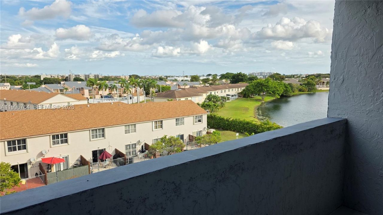 9375 Fontainebleau Blvd, Unit L420, Miami, FL 33172 Photo