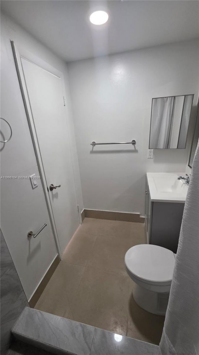 9375 Fontainebleau Blvd, Unit L420, Miami, FL 33172 Photo