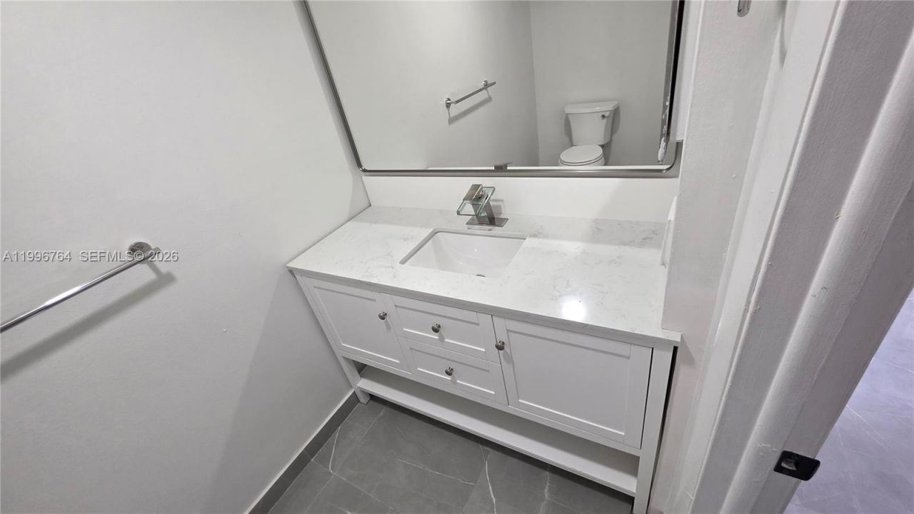 9375 Fontainebleau Blvd, Unit L420, Miami, FL 33172 Photo