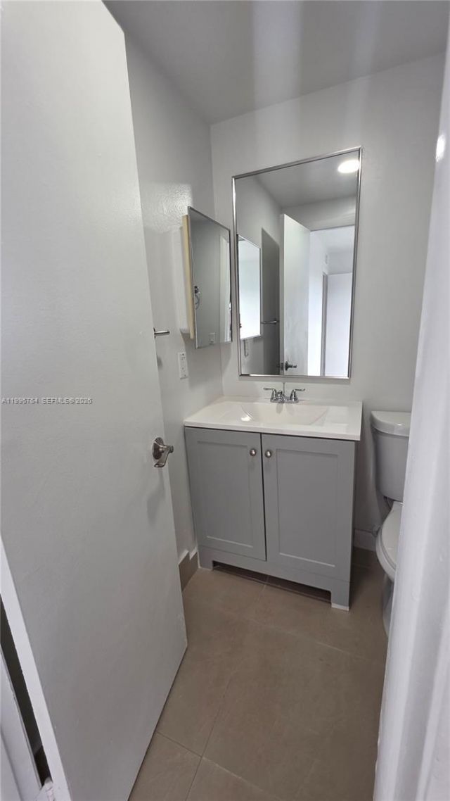 9375 Fontainebleau Blvd, Unit L420, Miami, FL 33172 Photo