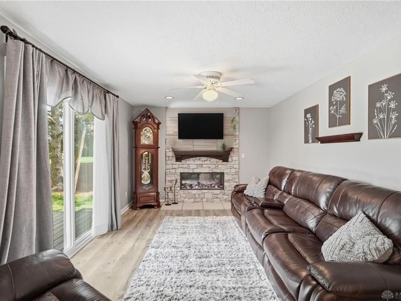 918 Saramy Court, Clearcreek Township, OH 45036 Photo 12