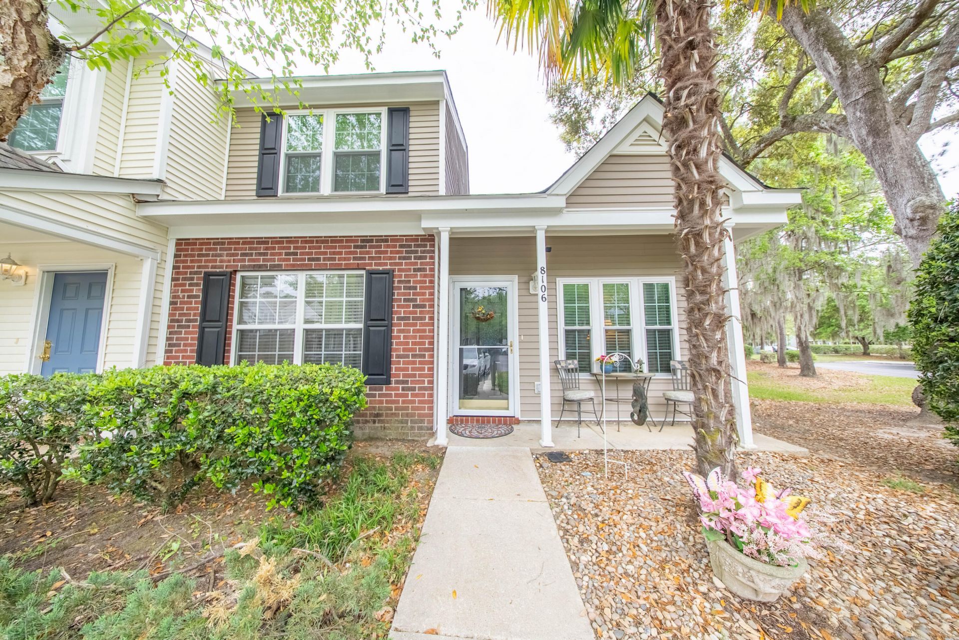 8106 Shadow Oak Drive Photo 1